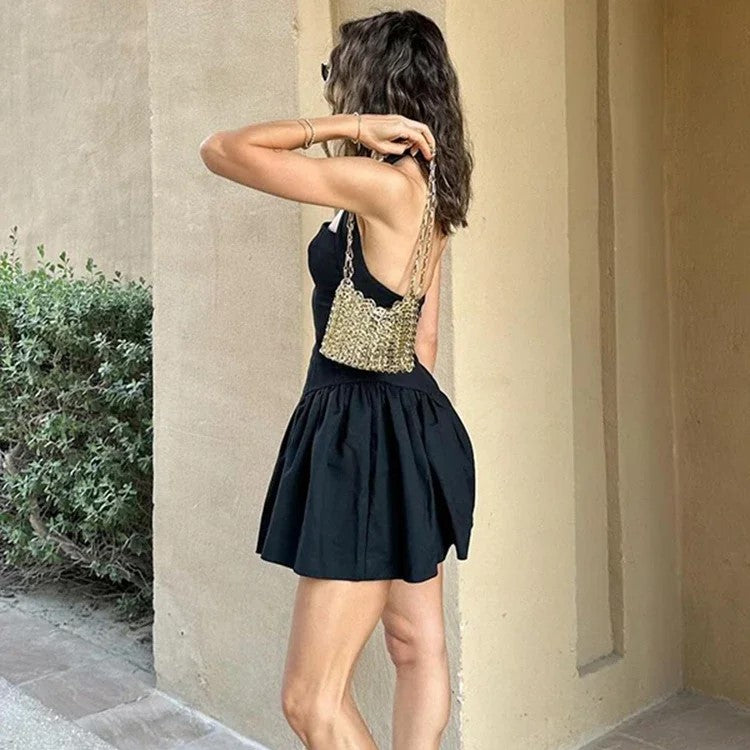 Vestido Curto Com Babado e Decote