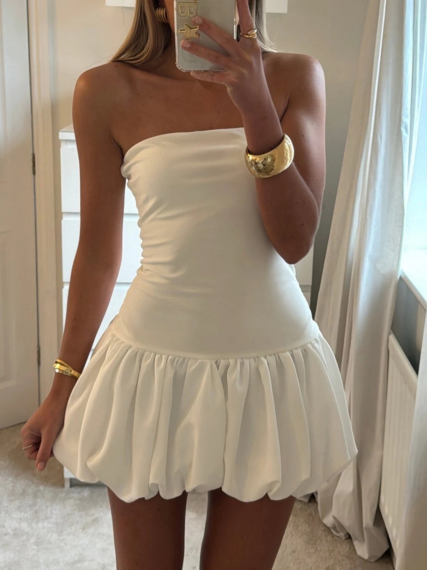 Vestido Curto Com Saia